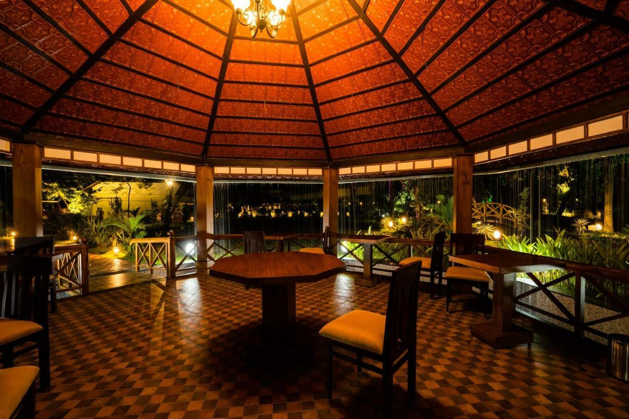 Nihara Resort And Spa Cochin Kochi Luaran gambar