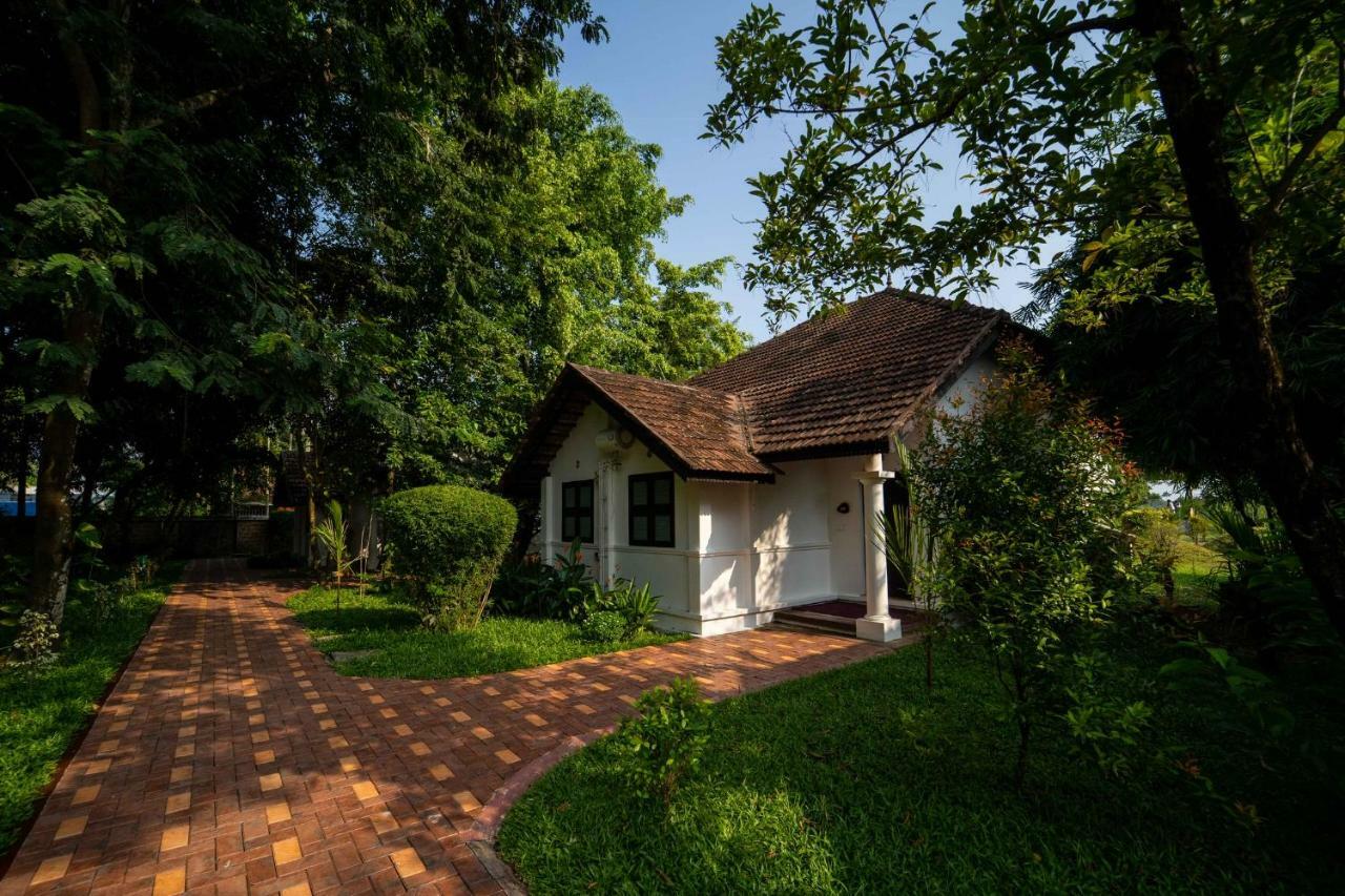 Nihara Resort And Spa Cochin Kochi Luaran gambar