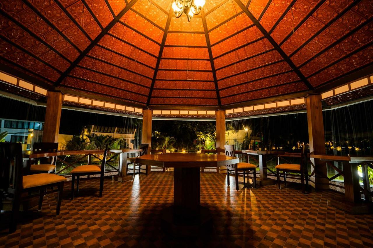 Nihara Resort And Spa Cochin Kochi Luaran gambar