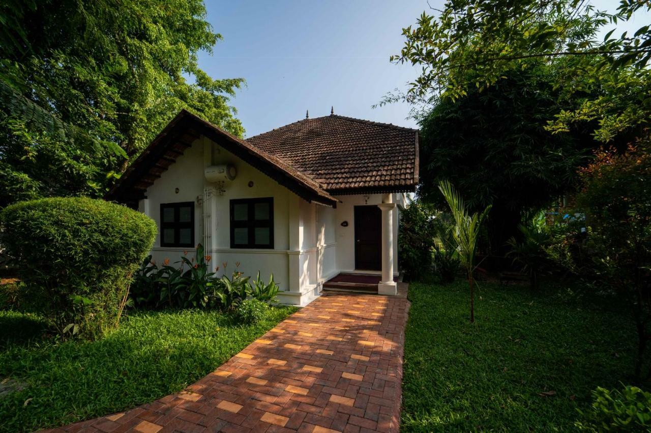 Nihara Resort And Spa Cochin Kochi Luaran gambar