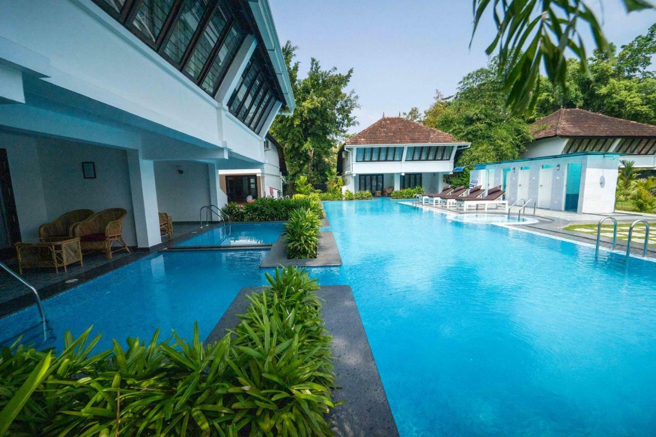 Nihara Resort And Spa Cochin Kochi Luaran gambar
