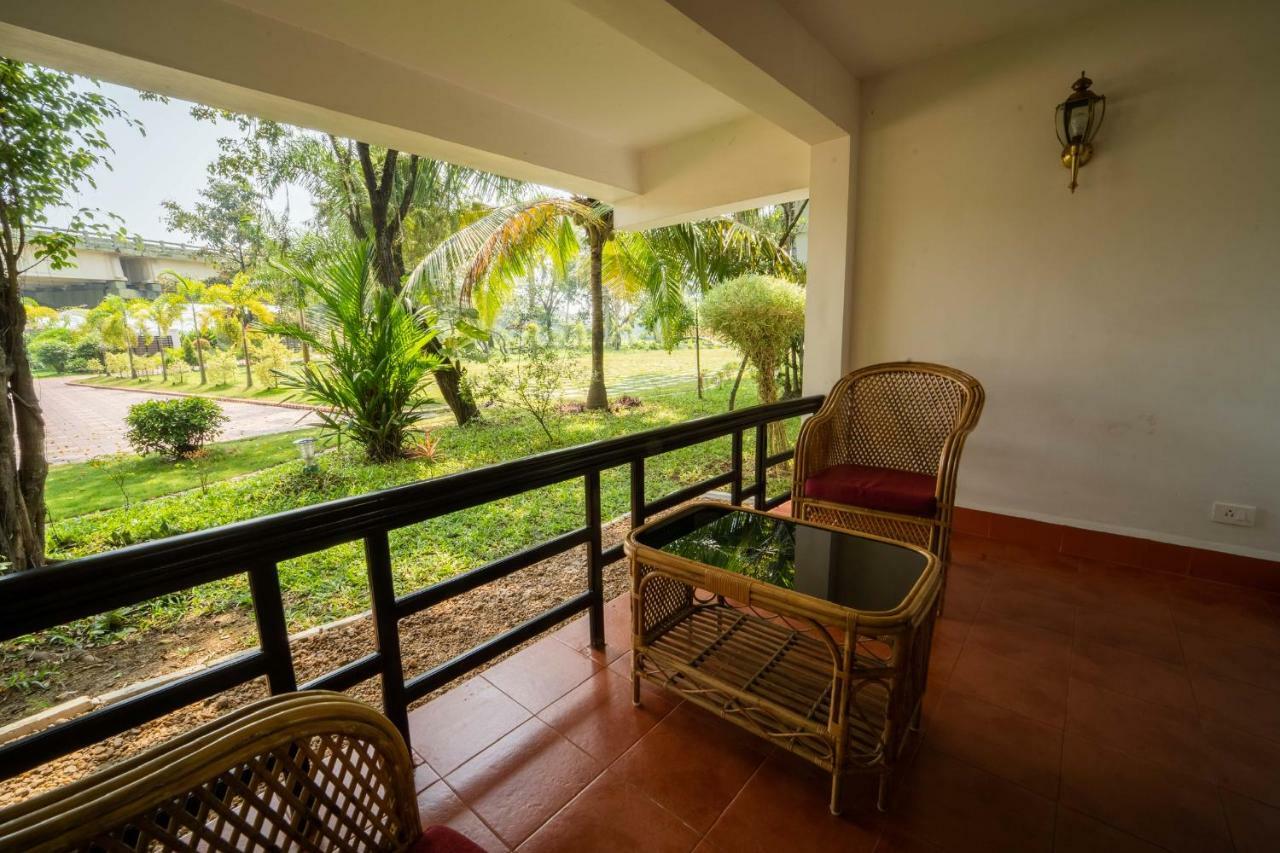 Nihara Resort And Spa Cochin Kochi Luaran gambar