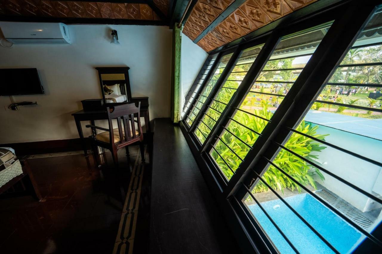 Nihara Resort And Spa Cochin Kochi Luaran gambar