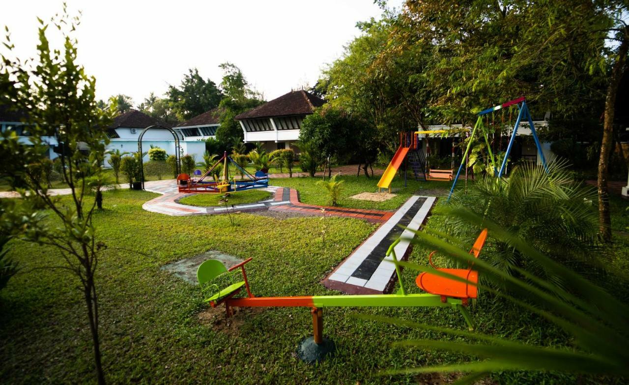 Nihara Resort And Spa Cochin Kochi Luaran gambar
